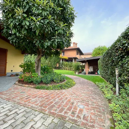 Entire Accommodation With Private Garden Near Milan And Lake Como - Free Parking - Family Friendly Seregno Exterior photo