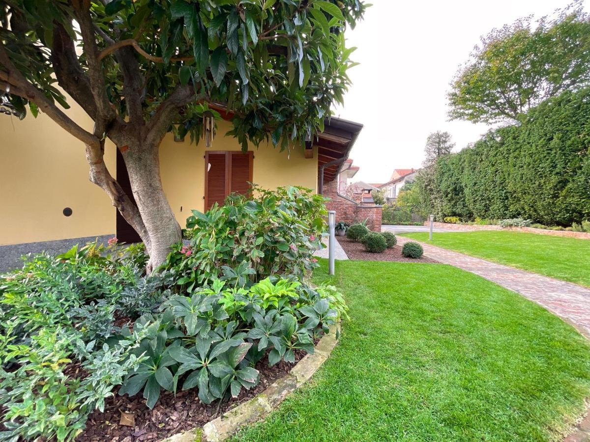 Entire With Private Garden Near Milan And - Free Parking - Family Friendly Apartment